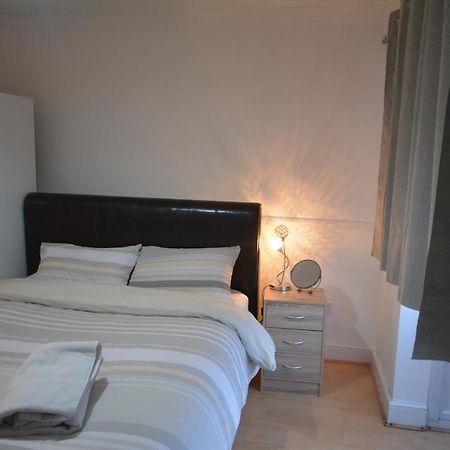 Five Bedroom Townhouse Near Excel Exhibition Centre Лондон Екстер'єр фото