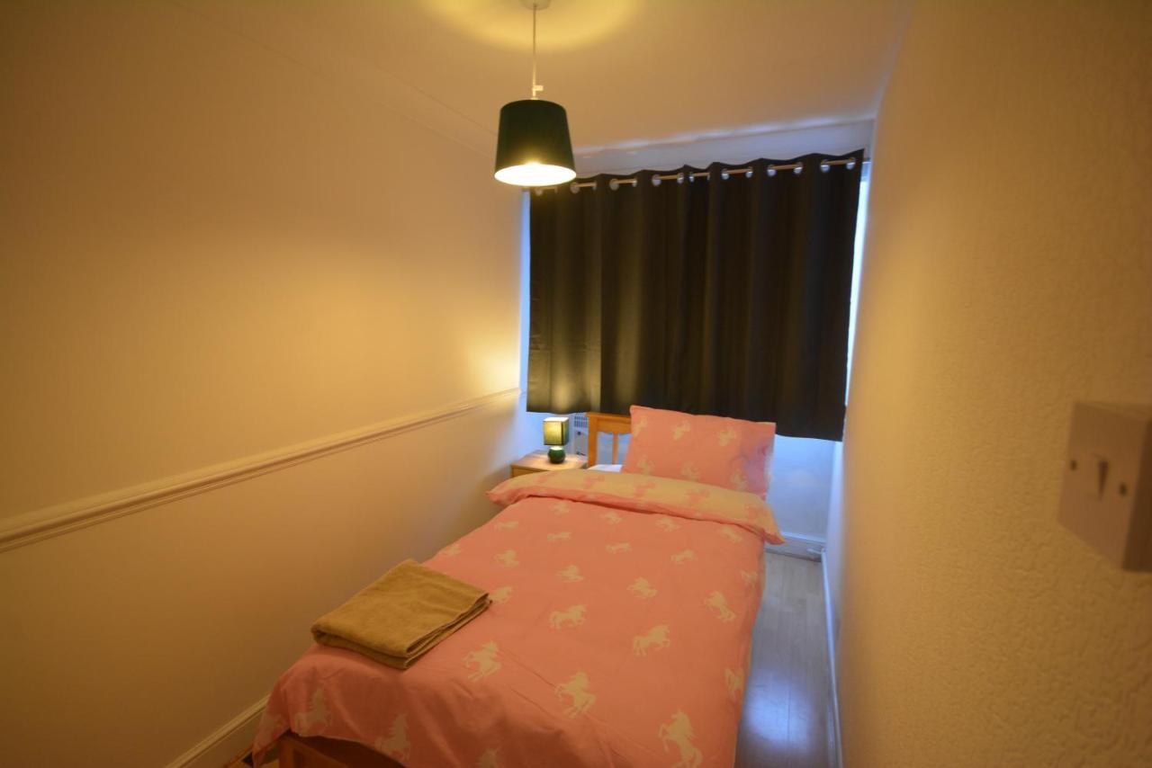 Five Bedroom Townhouse Near Excel Exhibition Centre Лондон Екстер'єр фото