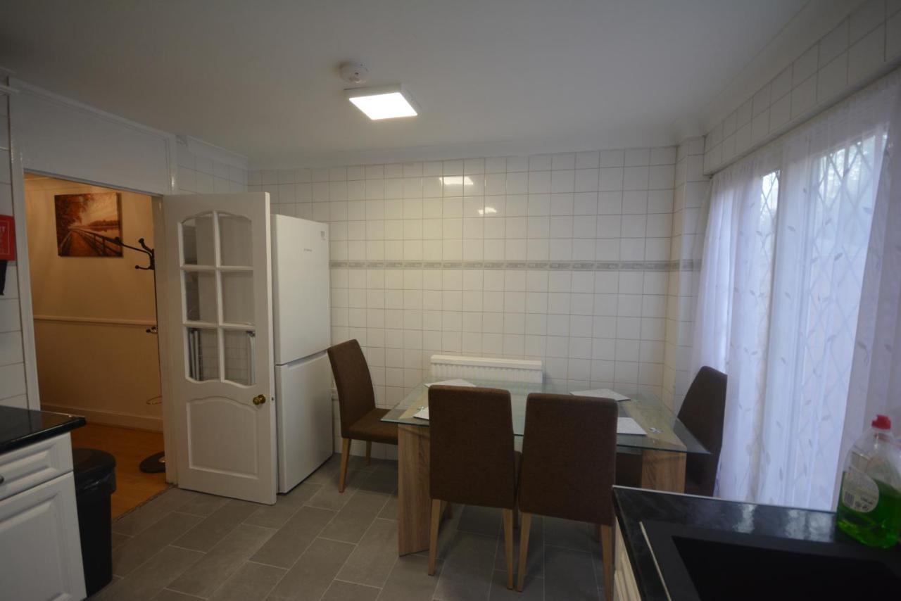 Five Bedroom Townhouse Near Excel Exhibition Centre Лондон Екстер'єр фото
