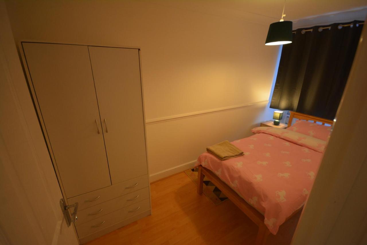 Five Bedroom Townhouse Near Excel Exhibition Centre Лондон Екстер'єр фото